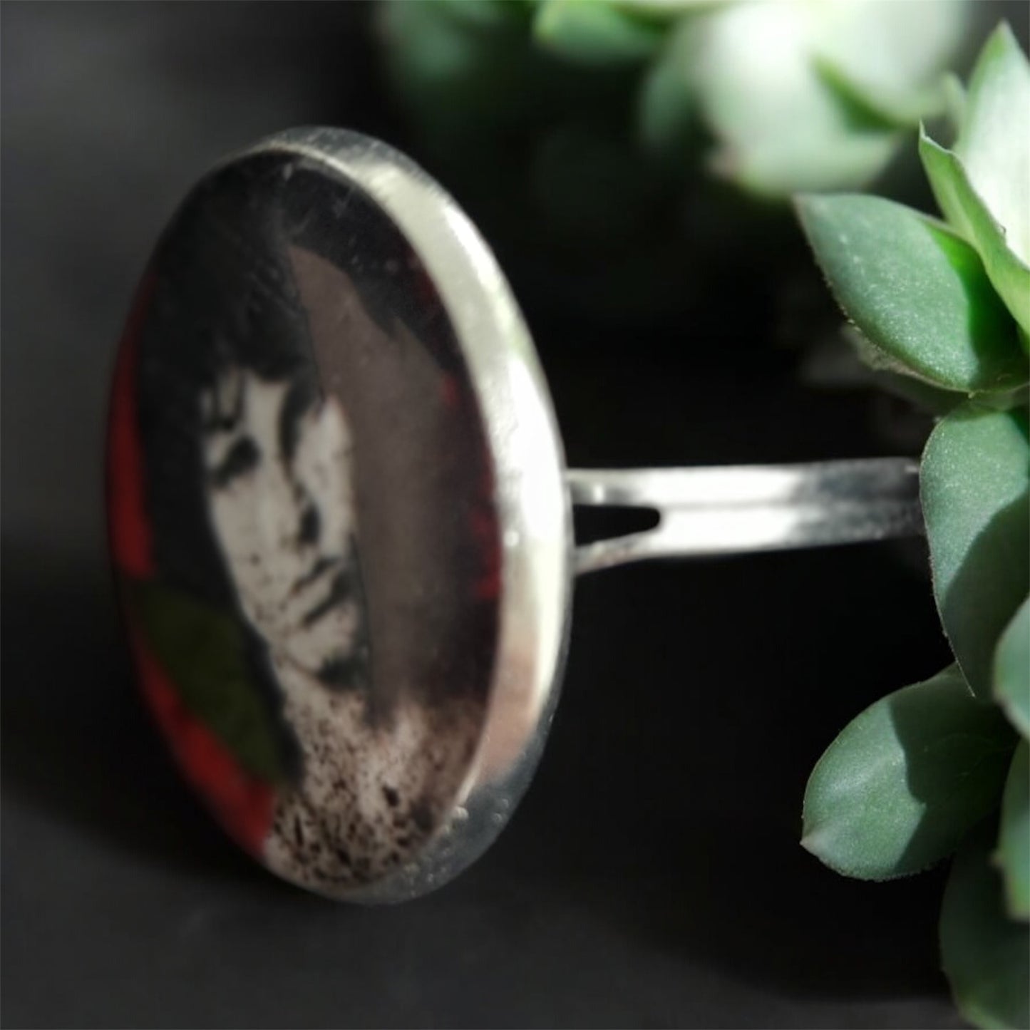 Jim Morrison ring with real leaf and dust from his street