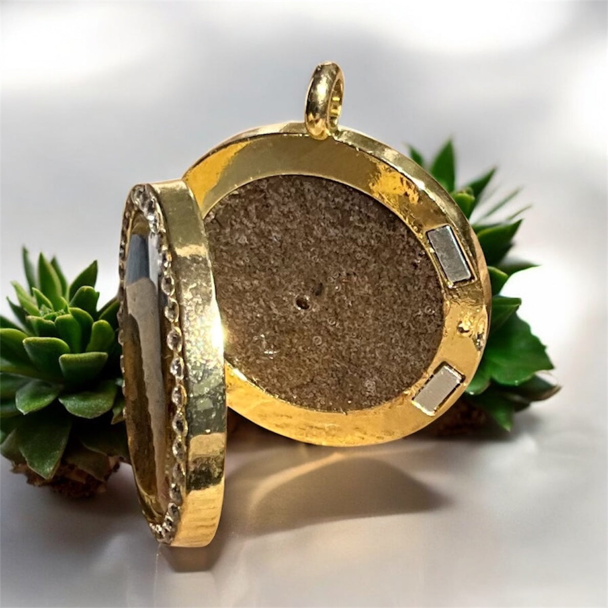 “Auvers church Dust” — A Van Gogh Tribute Pendant