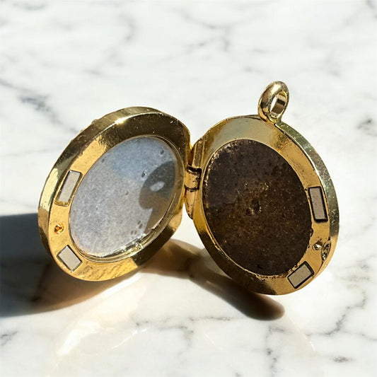 “Auvers church Dust” — A Van Gogh Tribute Pendant