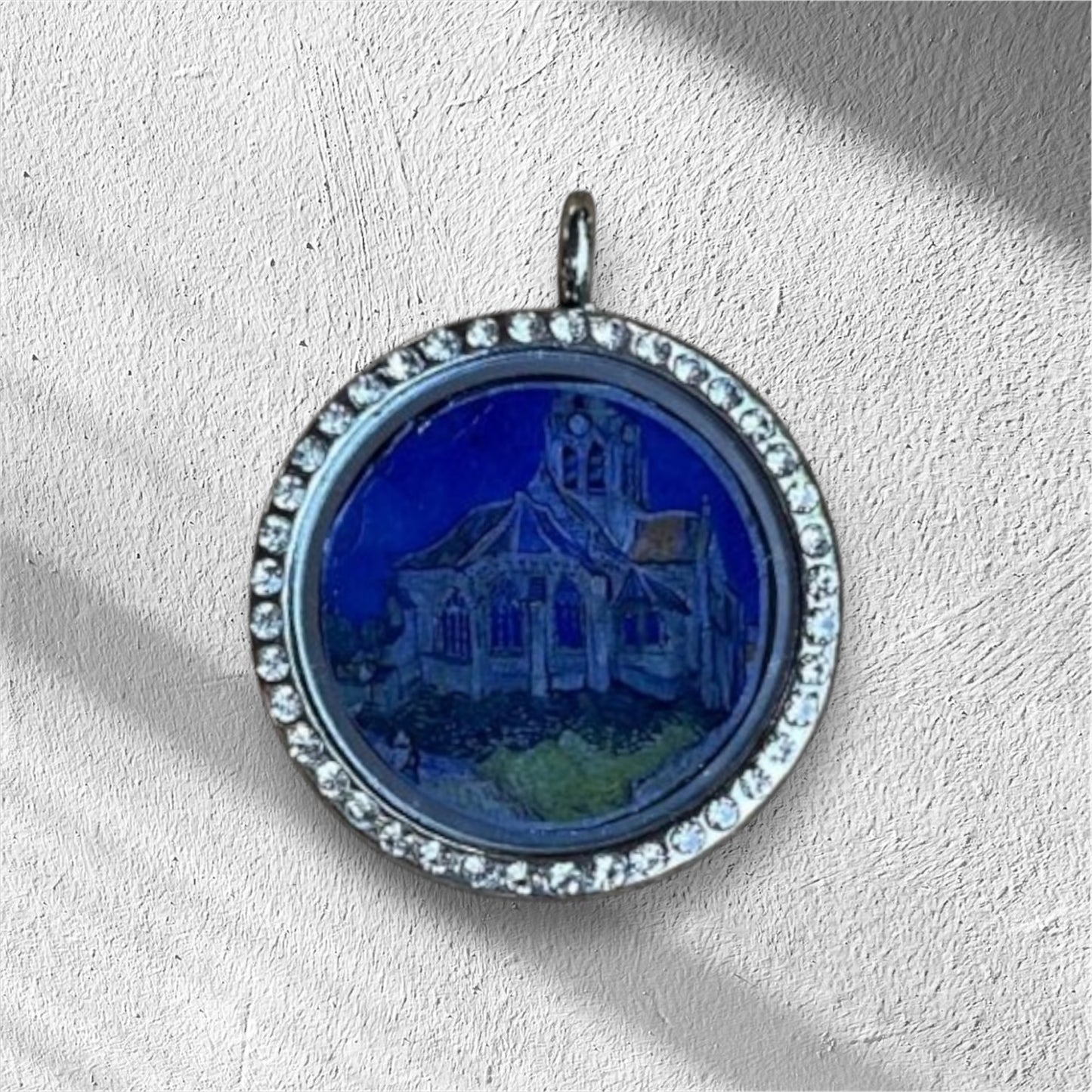 Van Gogh Real earth pendant -Auvers church